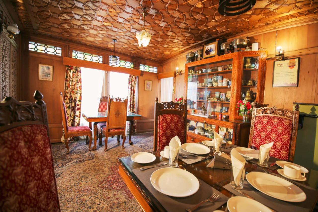 The Shelter Group Of Houseboats & Tour Organiser Srinagar  Bagian luar foto