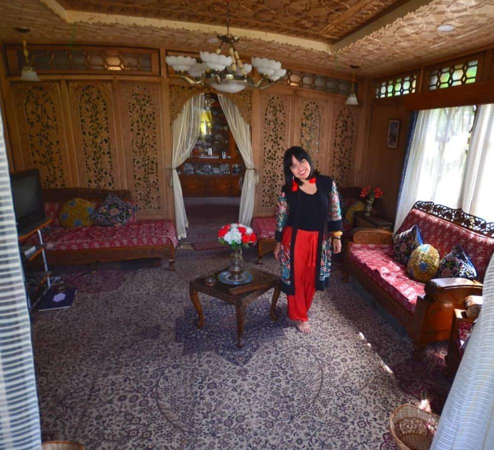 The Shelter Group Of Houseboats & Tour Organiser Srinagar  Bagian luar foto
