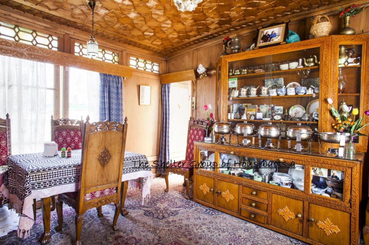The Shelter Group Of Houseboats & Tour Organiser Srinagar  Bagian luar foto