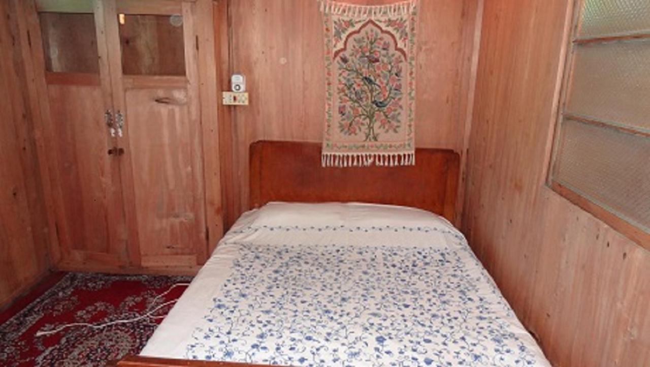 The Shelter Group Of Houseboats & Tour Organiser Srinagar  Ruang foto