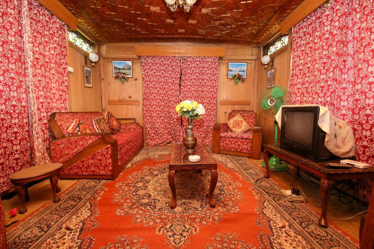 The Shelter Group Of Houseboats & Tour Organiser Srinagar  Bagian luar foto