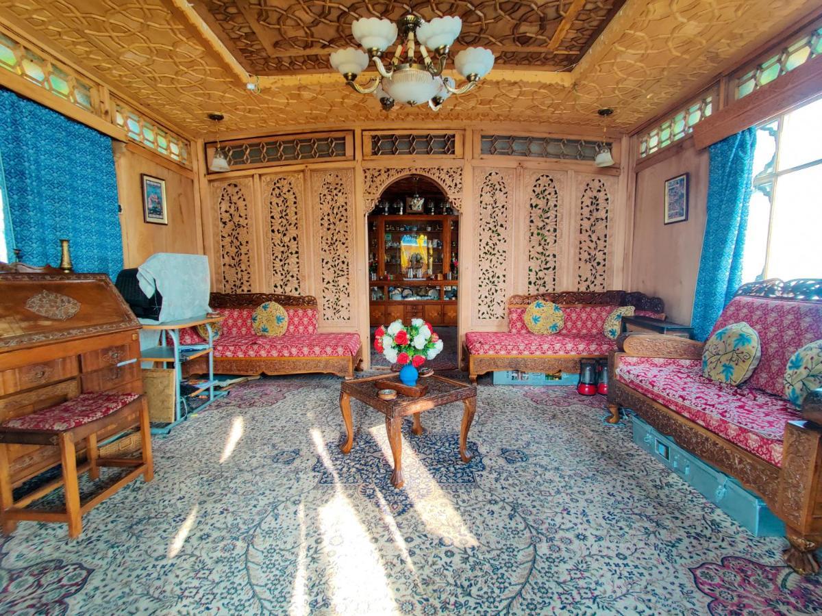 The Shelter Group Of Houseboats & Tour Organiser Srinagar  Bagian luar foto