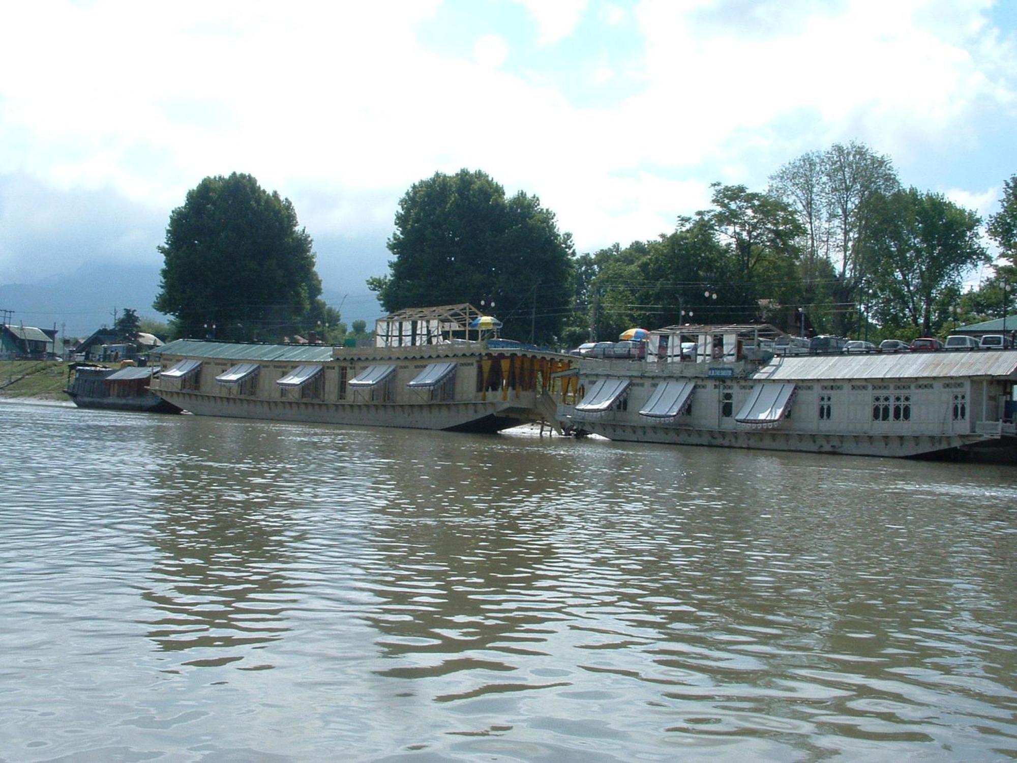The Shelter Group Of Houseboats & Tour Organiser Srinagar  Bagian luar foto